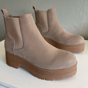 MIA Platform Boots